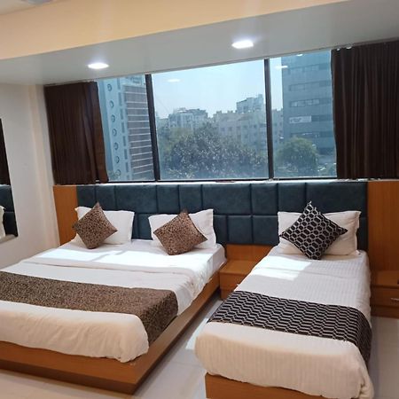 Hotel Exotic Ahmedabad Ngoại thất bức ảnh