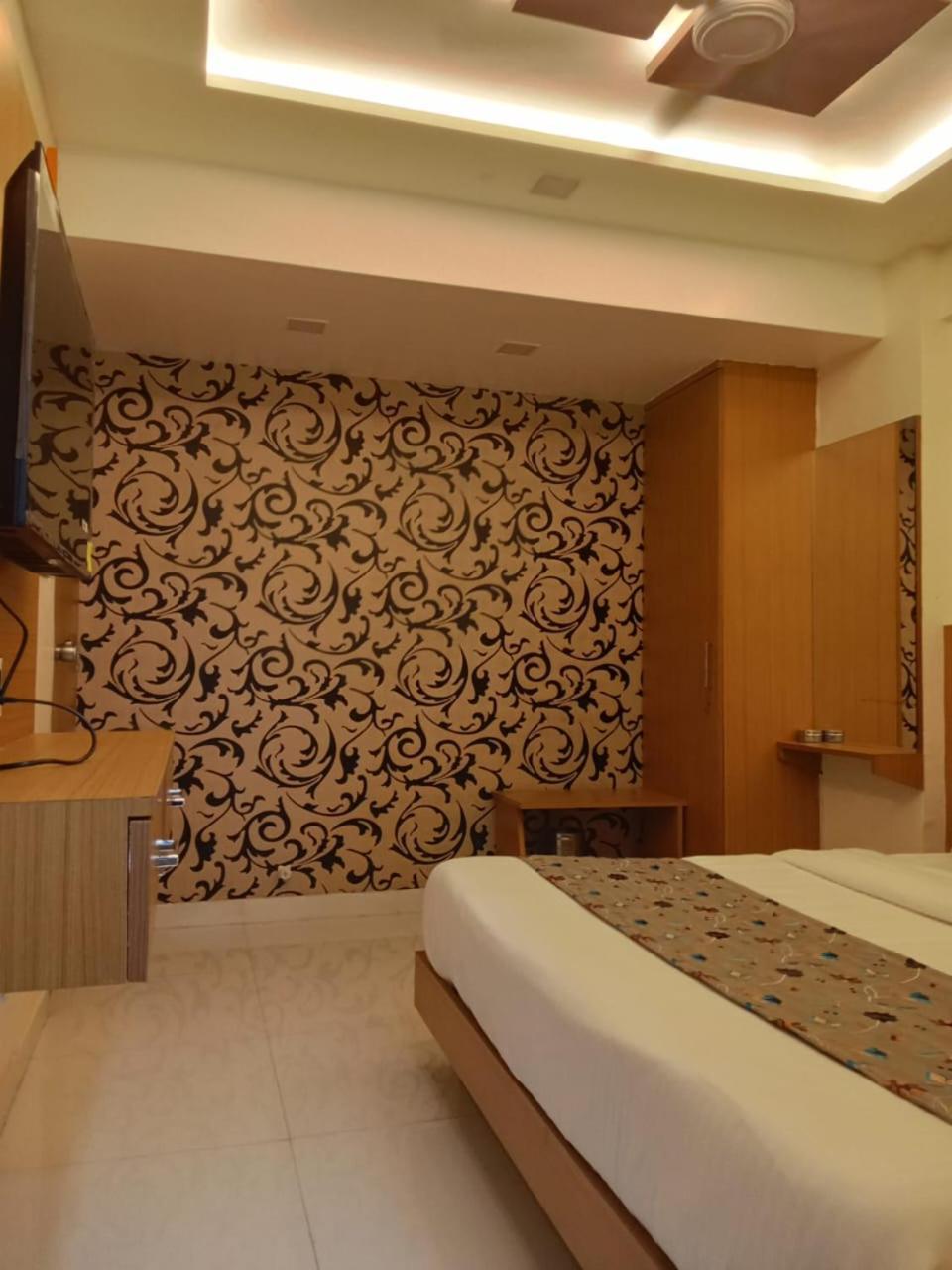 Hotel Exotic Ahmedabad Ngoại thất bức ảnh