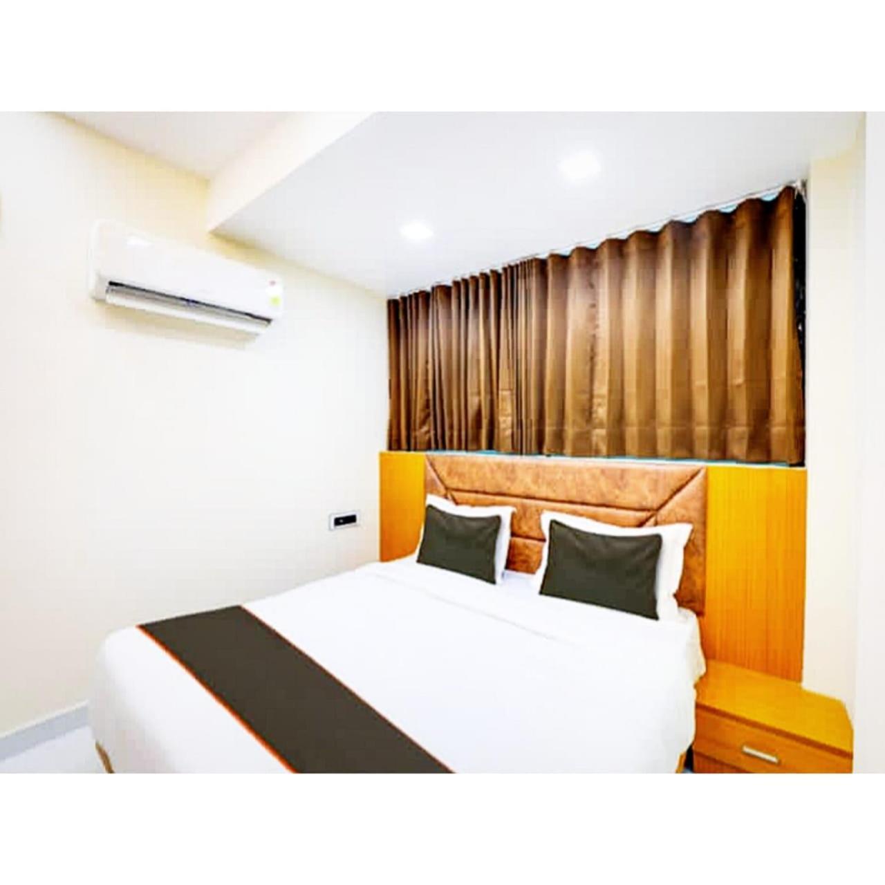 Hotel Exotic Ahmedabad Ngoại thất bức ảnh