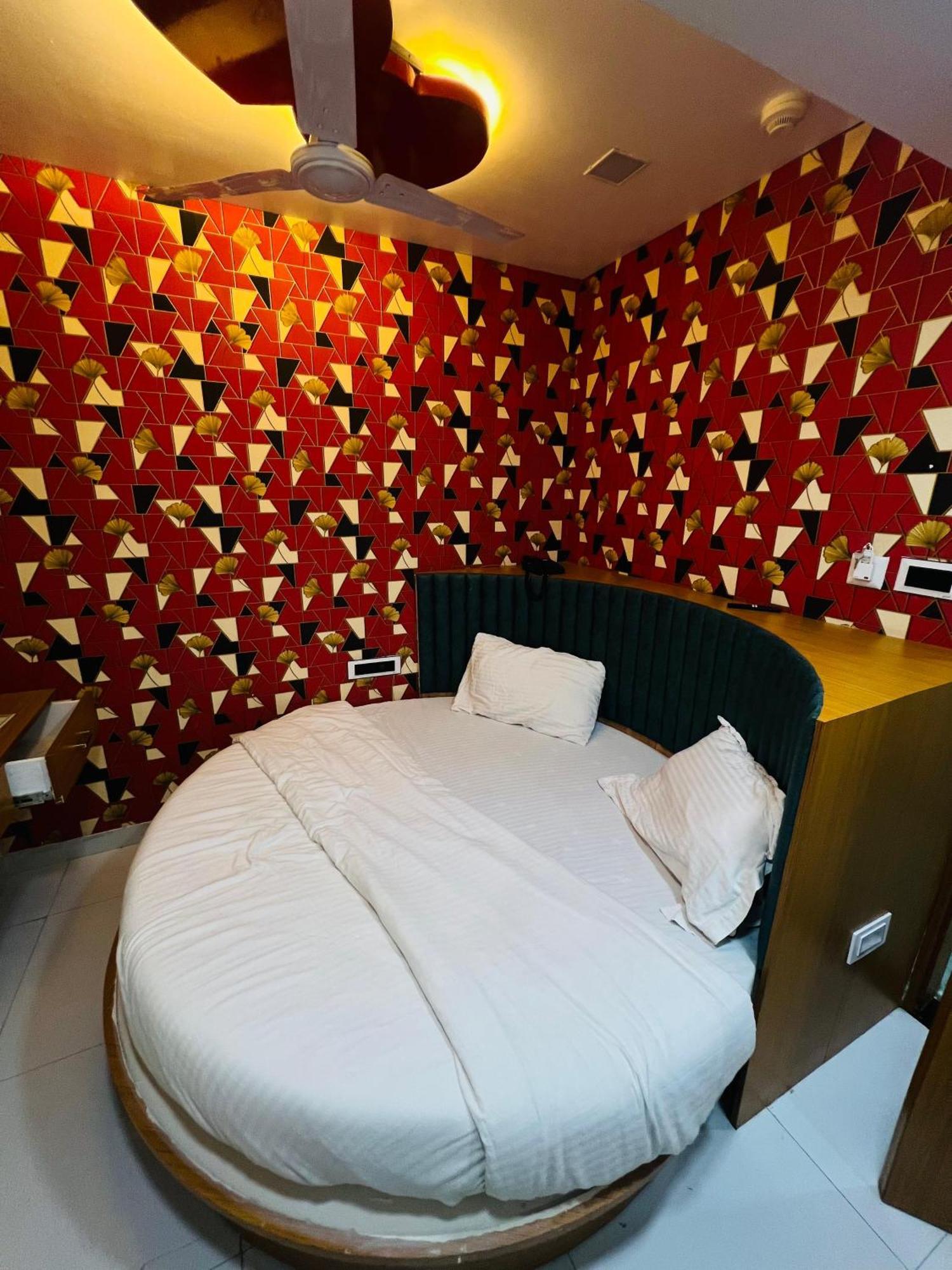 Hotel Exotic Ahmedabad Ngoại thất bức ảnh