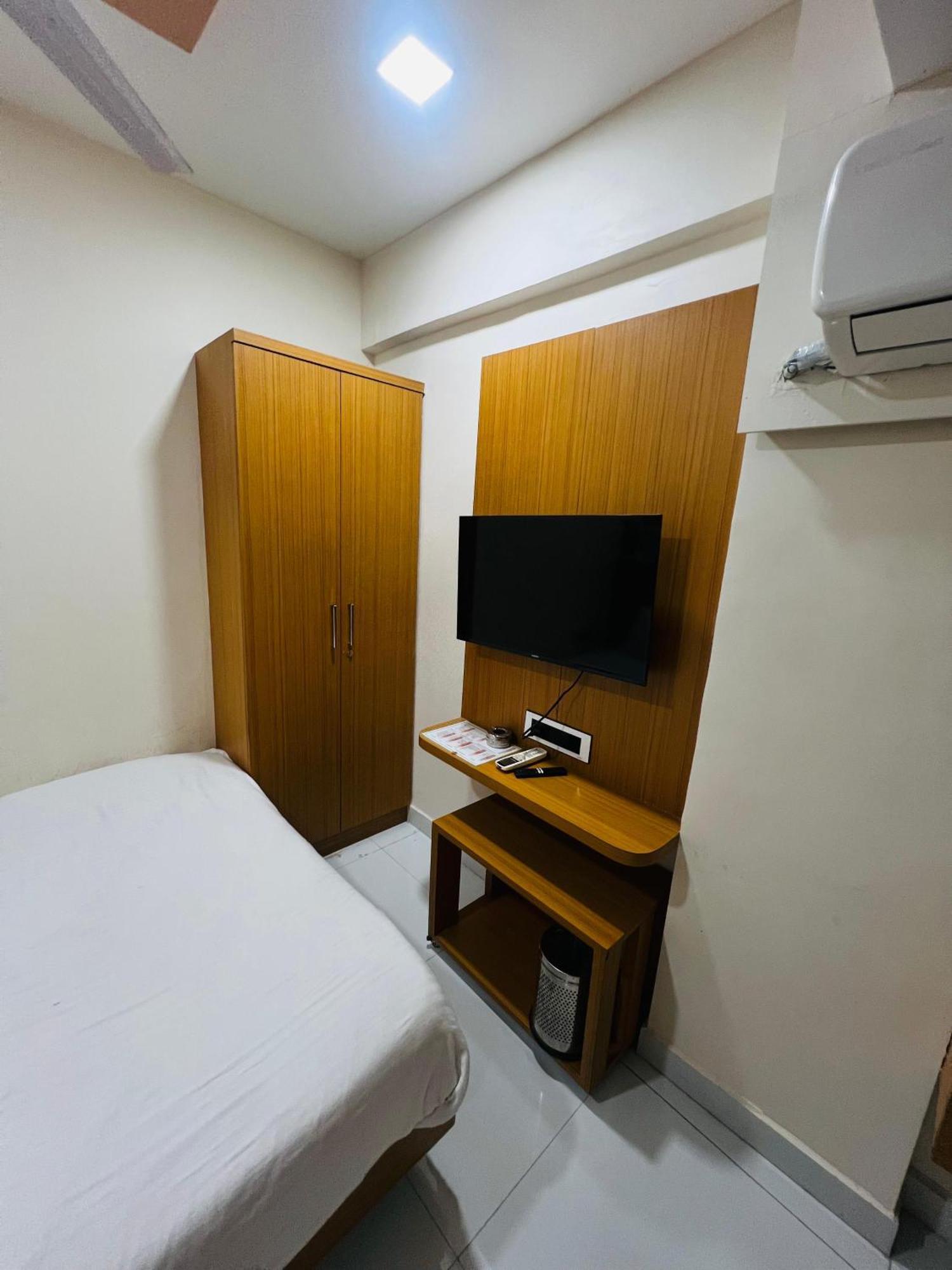 Hotel Exotic Ahmedabad Ngoại thất bức ảnh