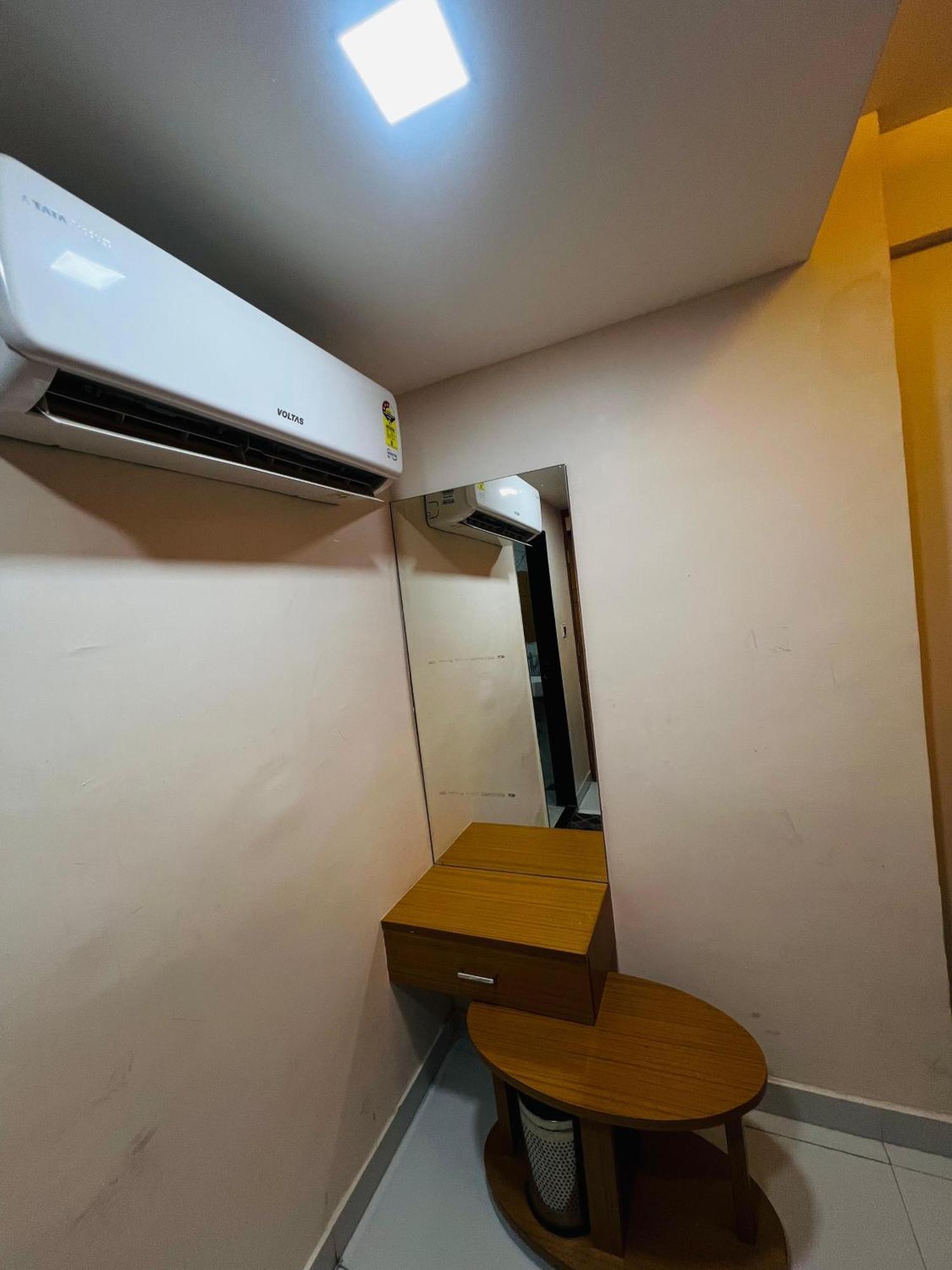 Hotel Exotic Ahmedabad Ngoại thất bức ảnh