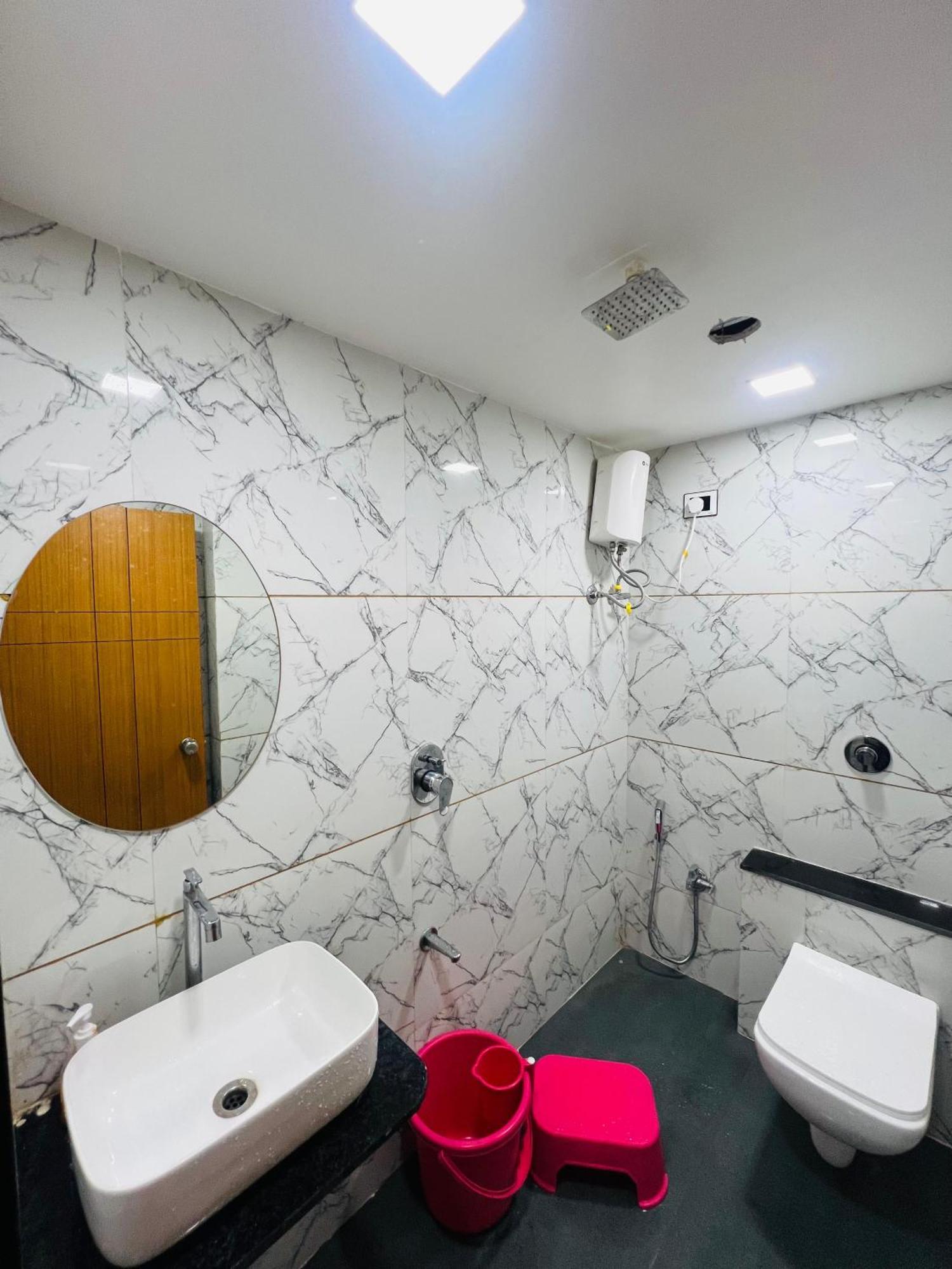 Hotel Exotic Ahmedabad Ngoại thất bức ảnh